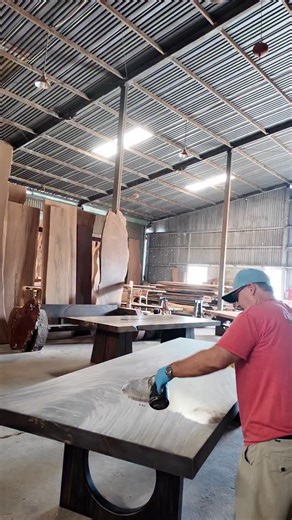 A clean, modern giant, nearly 4x12 feet of Asian Monkey Pod transformed into a true centerpiece. From raw slab to a perfectly balanced form resting on our Halo base, every line is intentional. This isn’t a weekend project. It takes us weeks, shaping, refining, hand finishing, until the grain comes alive and the surface feels like glass under your fingertips. The build is complete. Now heading to Louisiana. How do you like it? #LuxuryDesign #LiveEdgeMasterpiece #HaloBase #FineWoodworking #Stateme