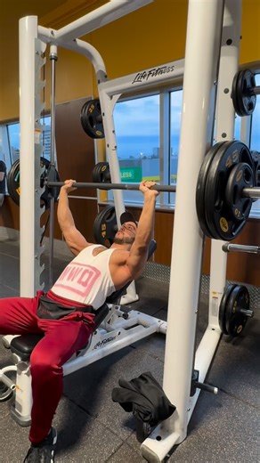 Chad Daniels on Instagram: "The incline smith machine bench press is ALWAYS a staple in my chest day workouts. Compared to a regular incline barbell bench press, using the smith machine keeps your body locked in position allowing you to isolate the chest muscles in a more productive way, while lessening the use of other secondary muscles. All the focus gets put into your chest which will help the muscle grow overtime. Hit that follow button for more tips on becoming #chizzled #fromheadtotoe"