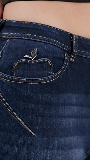 Apple Bottom Jeans & Boots With Fur Outfit
