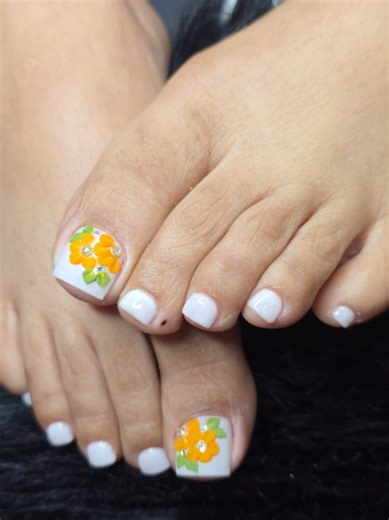 Pedicure 3D con Uñas Blancas