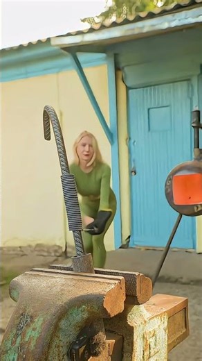 How do you straighten a spring #shortvideo