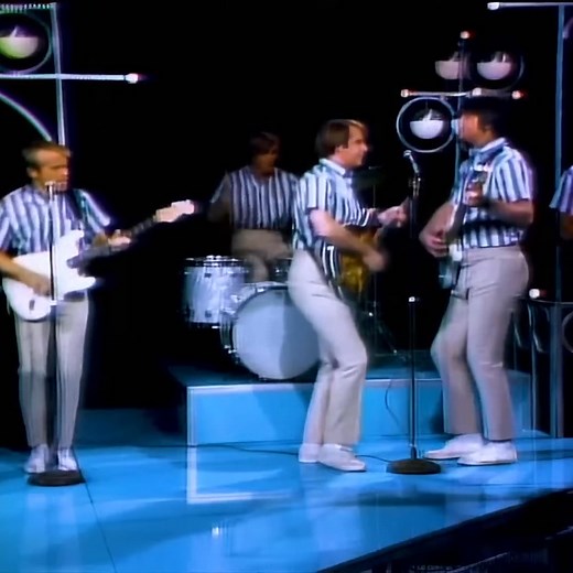 “Help Me Rhonda” sounding so fine on the Andy Williams Show 💙 | The Beach Boys