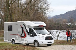 Boîte auto et motorisation 170ch de série: c'est le parti-pris de ce Challenger Graphite 358 EB. Une série spéciale tout-équipée (caméra de recul, régulateur de vitesse, anti-brouillards, etc) présentant une implantation encore inédite chez Challenger. Tarif: 53.490€ ➡️ Lire aussi notre article: http://www.lemondeducampingcar.fr/actualite/camping-car/un-camping-car-ford-et-boite-auto-de-serie-challenger-graphite-358-eb.html #campingcar #motorhome #camper #campervan #autocaravana #autocaravane | 