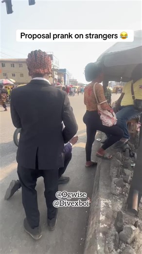 Hilarious Proposal Prank on Strangers