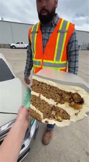 Hummingbird Cake – Sweet Southern Delight 🍰