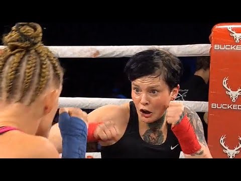 CRYSTAL VAN WYK vs CRISTINA CRIST CRY ‼️😱💥| KNOCKOUT,MMA fight, HD