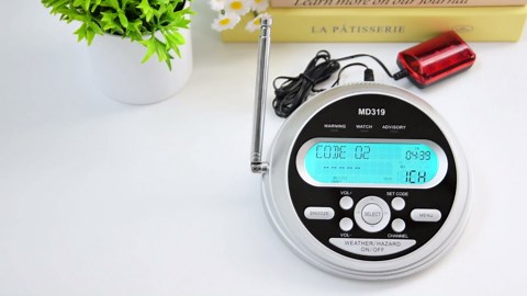 NOAA Weather Radio-S.A.M.E. Localized Programming,Weather Alert Radio with 80+ Emergency Alerts,Alarm Clock,NOAA Weather Radio with Battery Backup,External Warning Light for Emergency