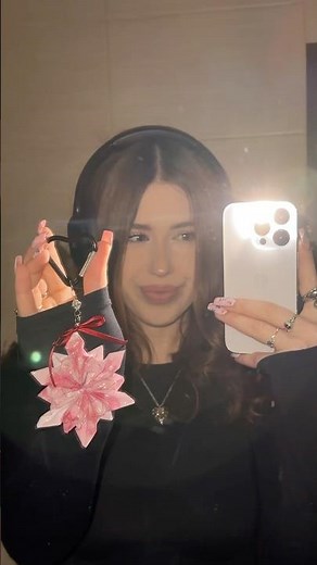 DIY Kiss SNOWFLAKE Keychain CUTE And ROMANTIC Gift IDEA