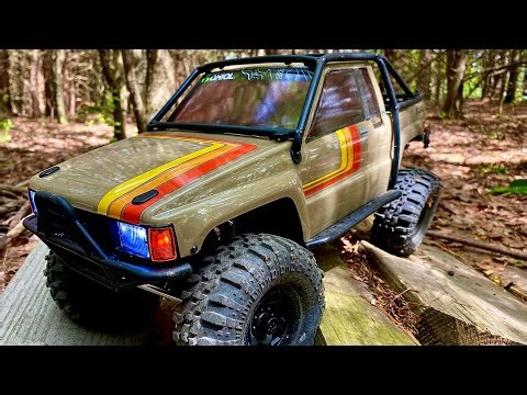 Axial SCX10 III Toyota SR5 on 3s gets a Hobbywing 1080 w/an 8 turn Crawlmaster Sport 550 motor 