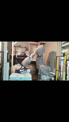 Amazing Robot Automatically Cuts and Empties Heavy Bags | Factory Automation