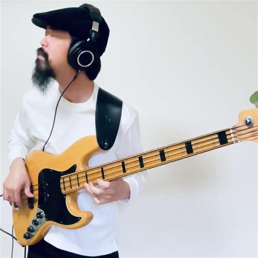 Swingin’ Blues Bass Solo - Jazz Blues in Eb #basssolo #jazzblues #fenderjazzbass #improvisation
