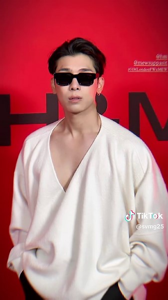 Visual Memukau Mew Suppasit di HM Thailand x MEW