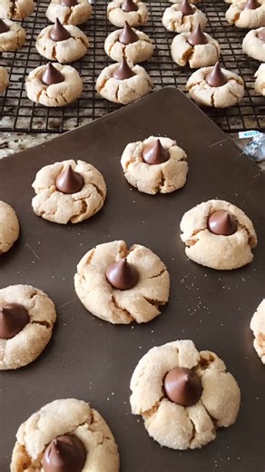 This version of the classic PB Blossom dates back to 2016. When I was blogging, you always checked first to be sure your idea was your own and you credited anyone who came before you. I looked again today and saw a few that came after, but the original still has my heart. 😘 Recipes are linked in my bio. #rudolph #holidaybaking #christmascookies | Inspire Create Flow