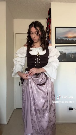Creating a Stunning Renaissance Faire Outfit - Skirts and Capes