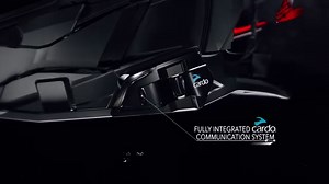 Introducing the first COMMS-INTEGRATED snowmobile helmet—THE NEW DELTA V COMMANDER & CARBON COMMANDER! No longer just a helmet, but a COCKPIT! Built for long rides, high speeds, and frigid temps, The Delta V Commander features an integrated communication system, maximum visibility infinity-style shield, and lightweight carbon design. Effortlessly communicate with up to 14 OTHER RIDERS using Cardo® Dynamic Mesh Communications (DMC) technology, and enjoy integrated JBL® speakers complete with pres