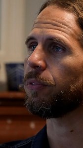 386K views | Max était dans la fosse du Bataclan le 13 novembre 2015. Presque six ans plus tard, il a décidé de raconter sa nuit d’horreur au procès, même s’il est convaincu qu’il ne va « absolument rien tirer » de ce passage à la barre | Le Parisien Vidéo | Facebook