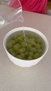 8.1K views · 62 reactions | This grape hack will save you!! I hated pulling all the grapes off their stems but if I didn't they would just sit in the fridge and not get eaten 廊. Let me know if you do this already ♡ #grapehack #grapes #timesaver #kitchenhacks #mumlife #mumhack | Alicia’s Kitchen | Facebook
