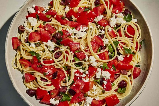 Spaghetti with Tomatoes, Black Olives, Garlic, and Feta Cheese