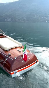 My favorite music 🎶 Looking to buy or sell a Classic Boat? We’re happy to help! Email us: sales@classicboats.co Check our listings on link in Bio🔗 📸 @comoclassicboats | classicboats