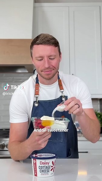 Say “YUM” if you would eat this Healthy High Protein Raspberry Cheesecake 🍰🤤🙌 What you need: 1/4 cup raspberries 2 oz cream cheese 1/4 cup Daisy Cottage Cheese 1 large egg 2 tbsp SF sweetener (I used allulose) 1 tsp vanilla How to make it: 1. Mash your raspberries and sit aside. 2. Blend all ingredients and pour into a greased baking dish. 3. Bake for 30-35 mins @ 325F. Take it out, chill for an hour or two & enjoy!