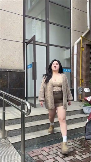 Plus-Size Fashion Icons Redefining Reality in Trendy Videos