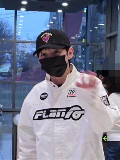 20260316 윤지성 출근길2 #윤지성 #YOONJISUNG #尹智圣 #尹智聖 #ユンジソン