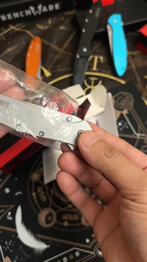 🔧 Crafted by Ken Onion, beloved worldwide. This classic model has stood the test of time — trusted by professionals and hobbyists alike for reliability and design integrity. ✅ Designed by Ken Onion, legendary knife maker ✅ Proven bestseller in EDC community ✅ Lifetime warranty and support from manufacturer ✨ Carry legacy. Carry confidence. #IconicKnife #KenOnionDesign #KnifeLegacy | InmivoC