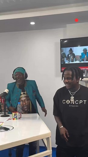 La légende du reggae Alpha Blondy a dévoilé son nouveau single lors d’un événement prestigieux, réunissant de nombreuses personnalités telles que Willy Dumbo, Olivia Yacé, Didi B, Yann Bana, Gliss, Aurélie Eliam et bien d’autres. Une soirée mémorable pour célébrer la musique !#AlphaBlondy #Reggae #NouvelleSortie #Événement | Scoop Afrique