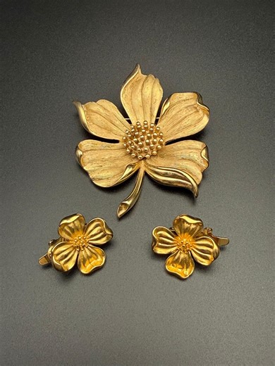 Vintage Trifari Brooch and Earrings Set, Gold Tone Dogwood Flower Jewelry, Designer Fashion Accessory