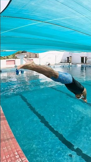 Perfect Swimming Dive in 15 Seconds 🏊🏻 #swimming #swimmingtips #dive #tips