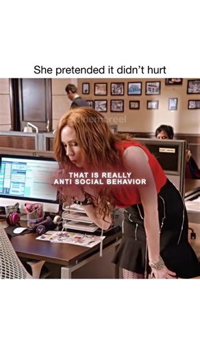 ⚡ʀᴀᴋɪʙ☪️ | 🎬 series: Selfie (2014) This short-lived ABC sitcom stars Karen Gillan as Eliza Dooley, a social media-obsessed young woman who realizes... | Instagram
