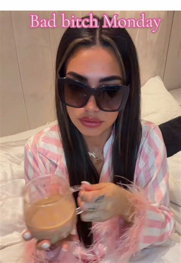 Monday mum mood ☕ No sad mums today. #mumlife #mumtok #mondaymotivation #schoolrunmum