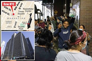 Refugees arriving at 7am at the Port Authority on Aug. 15