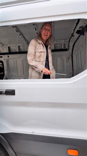 Another big step in the build! Today we’ve fitted the Evo Space Pods — these give us a few extra inches each side of the van so we can sleep sideways without feeling cramped. We cut out the sides, filed everything down, treated the edges with hammer paint, and used Sika primer and Sikaflex 252 to get a proper seal. They’re made from fibreglass so they’re surprisingly light, and honestly, the bit of metal we cut out probably weighed more than the pods themselves. Really happy with how they’ve tur