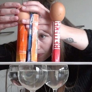 De 1e wet van Newton? EITJE!🥚😂 . Lukt het bij jou? . #eggdrop #eggdropchallenge #science #scienceexperiment #lockdownlab #scienceexperiments #physics | Technopolis