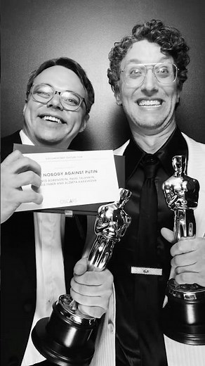 Everyone in the Booth! Backstage with Best Documentary Winner MR NOBODY AGAINST PUTIN | 98th #Oscars