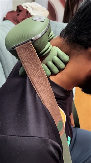 Neck Massager 4D Bionic Heated Electric Deep Tissue Kneading Simulated Human Hand for Neck