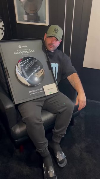 5.3K views · 787 reactions | A BILLION Spotify streams on this track...