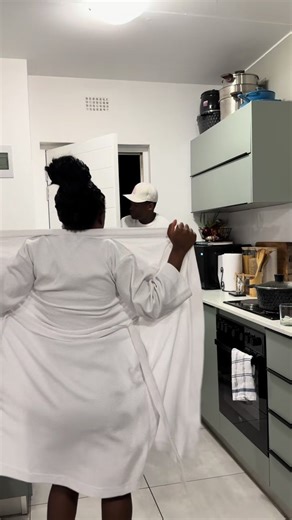 Hilarious Reactions to Everything - Featuring Dexter and Tanya