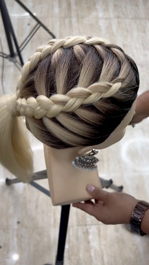 Easy and unique Dutch braid hairstyle #sunilkumarcreativehairstylist #sunilkumarcreativehairstylist #hairstyle #wedddinghairstyle #braidstyles | Sunil kumar creative hairstylist.