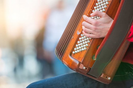 Canzoni siciliane, le 12 più belle e famose. Playlist - Donne Sul Web