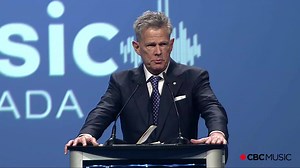 "There is generosity….. and then.. there is David Foster." - Michael Buble Last night we honoured an individual who has not only dedicated his life to music, but to giving back. He has worked with over 400 charities, as well as creating his own the David Foster Foundation. Congratulations David Foster on receiving the 2019 Humanitarian Award Presented by Music Canada | The JUNO Awards