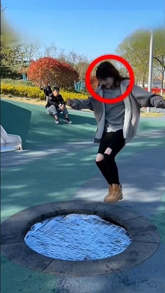 everyone got wet on the trampoline #shortsvideo