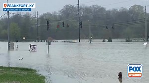 🚨 DEADLY FLOODS: Frankfort, KY, was under a mandatory curfew last night due to dangerous and historic flooding. Footage here shows the Winchester Fire Department bravely conducting search and rescues in flooded streets. >> https://www.foxweather.com/weather-news/heavy-downpours-end-river-flooding-southeast | FOX Weather