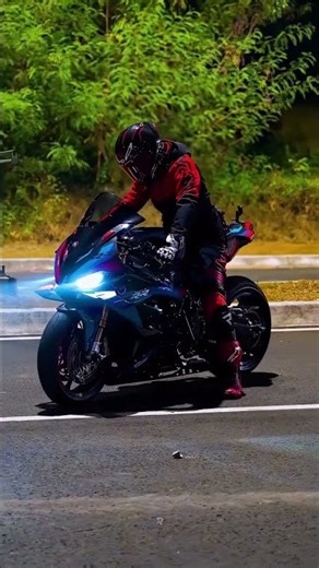 Is this the perfect night ride? 🏍️✨ #biker #sportbike #trending