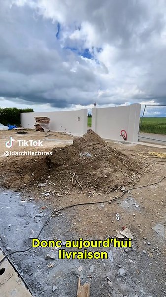 Livraison de l’isolation, on va pouvoir commencer les choses sérieuses👍🏻💪🏻#travaux #chantier #construction #autoconstruction #constructionmaison #house #isolation #fyp #foryou