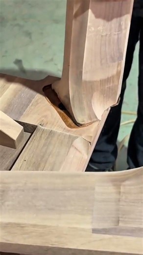 Installing Wooden Table Legs Using Traditional Precision Joints