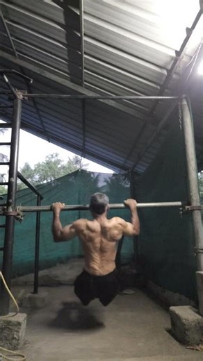 TYPWRITER PULL UPS/1.5 INCH PIPE/LOW BAR