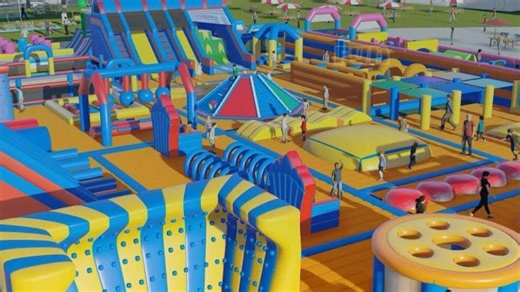 El parque hinchable más grande del mundo abre sus puertas en Málaga: con 5.000 metros cuadrados de tirolinas, rocódromo y toboganes
