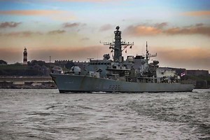 Welcome home, HMS Monmouth! HMS Monmouth is back at HM Naval Base Devonport after being deployed with HMS Queen Elizabeth. Read more: https://www.royalnavy.mod.uk/news-and-latest-activity/news/2018/december/14/181214-monmouth-homecoming | Royal Navy